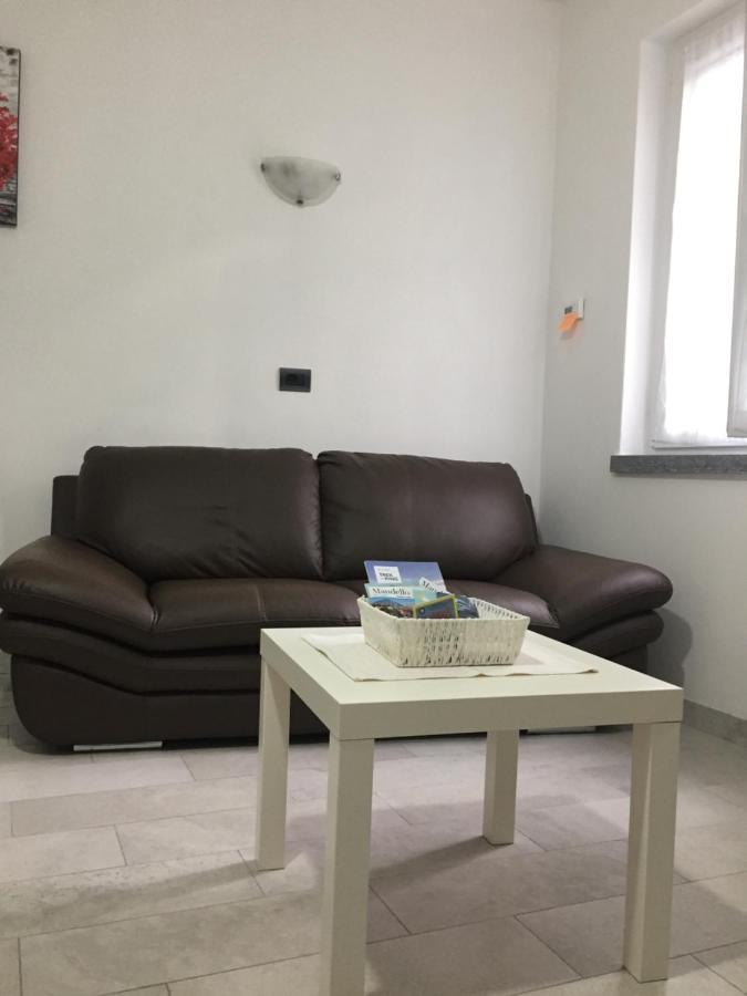 Casa Stefania Lägenhet Mandello del Lario Exteriör bild