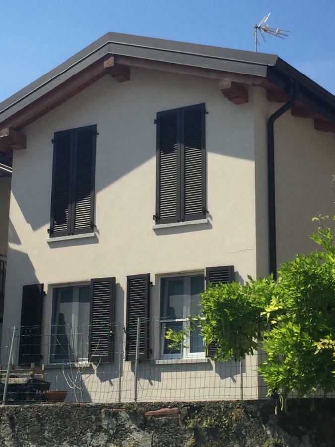 Casa Stefania Lägenhet Mandello del Lario Exteriör bild